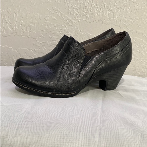 I Love Comfort Shoes - Classic Black Leather Flats Timeless Slip-On Design